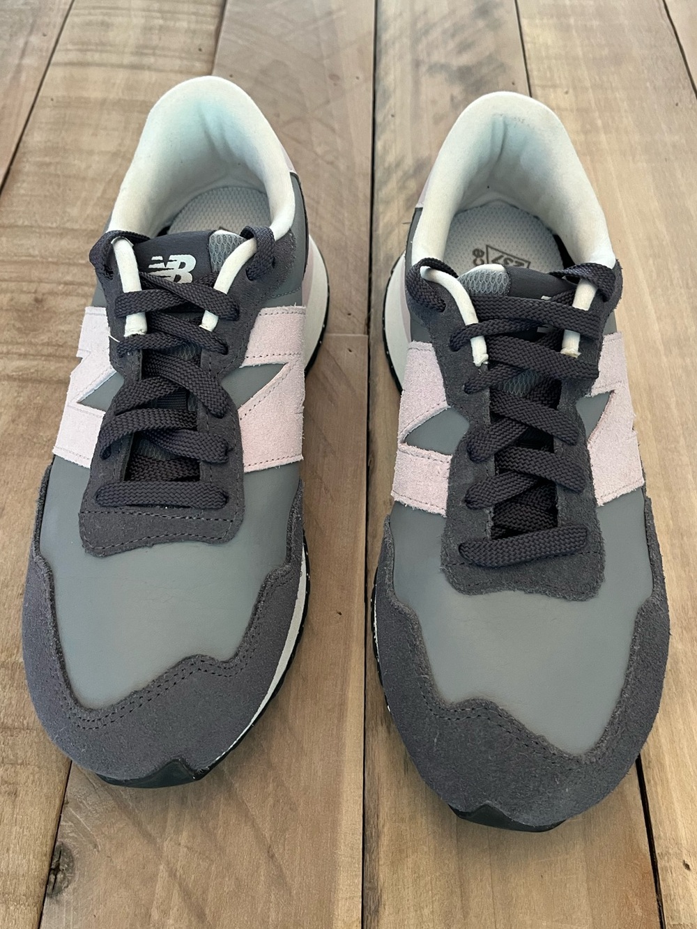 New Balance 237 Shadow Gray/Pink Sneakers Women’s Size 8.5.  (WS237SG)